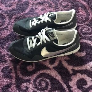 Nike casual sneakers hardly worn